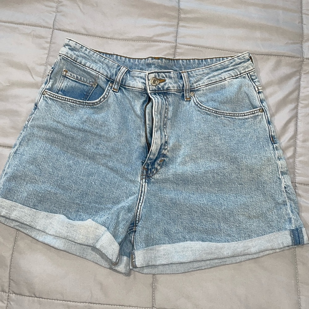 H&M Ultra High Waist Mom Shorts